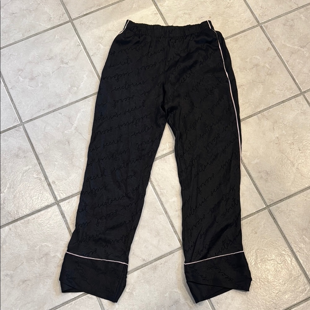Victoria’s Secret Pajama pants with appliqué print and pink Accents - xs